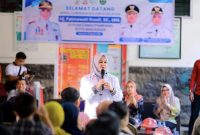 Wakil Gubernur Sulsel,  Fatmawati Rusdi memberikan edukasi mengenai penurunan angka stunting di Puskesmas Pampang,  Makassar,  Sabtu, (2/8/2025).