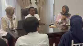 Sekretaris DPW Partai NasDem Sulsel, Syaharuddin Alrif memimpin rapat koordinasi persiapan Rakernas NasDem. 