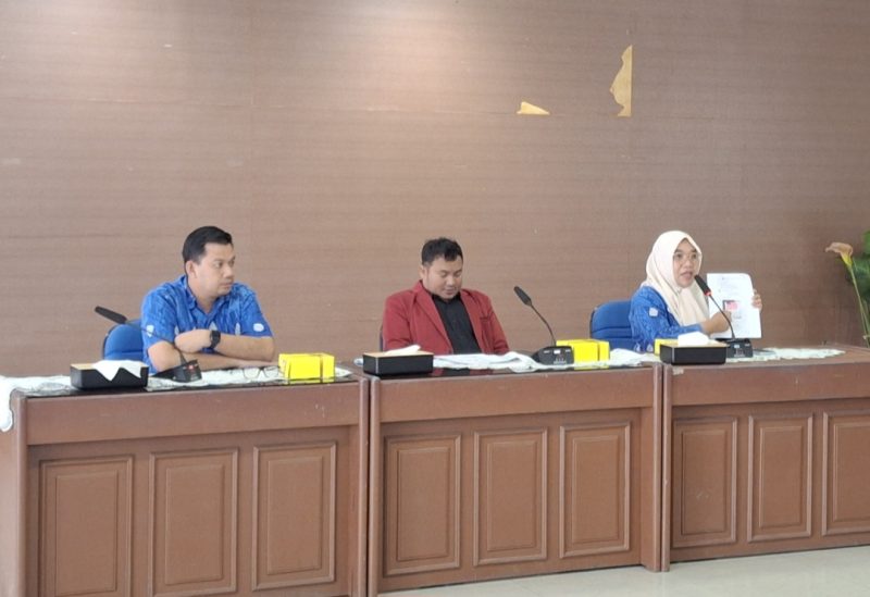 PDAM Makassar menggelar konferensi pers mengenai sikap atas tudingan adanya surat izin berbayar bagi karyawan, Kamis, (21/8/2025).
