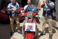 Frengky J Tunandar, GM Marketing PT. Suracojaya Abadimotor (ujung kanan).