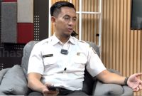 Kepala Dinas Lingkungan Hidup Kota Makassar,  Helmy Budiman. (Tangkapan layar dari chanel youtube Unhas TV).