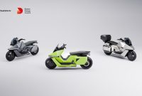 Solusi tunggal untuk semua gaya. OMO X menyesuaikan diri menjadi skuter perkotaan, cruiser jalanan, atau motor touring jarak jauh.