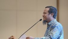 Gubernur Sulsel,  Andi Sudirman Sulaiman. 