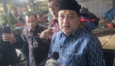 Wali Kota Makassar,  Munafri Arifuddin memberikan keterangan pers usai meninjau stok bahan pokok di sejumlah pasar tradisional menjelang Lebaran Idulfitri 1447 Hijriah,  Kamis, (12/3/2026).