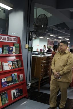 Pemkot Makassar Perkuat Literasi, Wali Kota Munafri Minta ASN  Punya Karya Buku