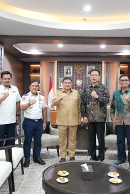 Menuju Transportasi Modern,  Wali Kota Makassar – Direktur Sinar Jaya Bahas Sistem Bus Kota 