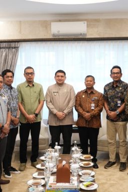 Dukung Pembangunan Stadion Untia, PIP Serahkan Aset ke Pemkot Makassar