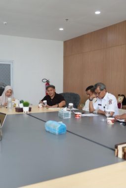 Bangun Ekosistem Berkelanjutan, Dewan Lingkungan Hidup Kota Makassar Integrasikan Urban Farming – Pengelolaan Sampah