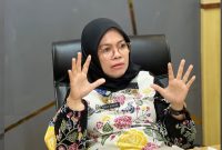 Camat Ujung Pandang, Nanin Sudiar.