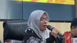 Camat Ujung Pandang, Nanin Sudiar. 