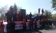 Desak Perda Lembaga Adat Daerah Dicabut, Ratusan Massa Keluarga Besar Kesultanan Gowa Geruduk Kantor DPRD