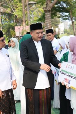 Pimpin Upacara HSN 2026, Wali Kota Appi Tegaskan Komitmen Pemkot Dukung Pesantren – Serahkan Bantuan
